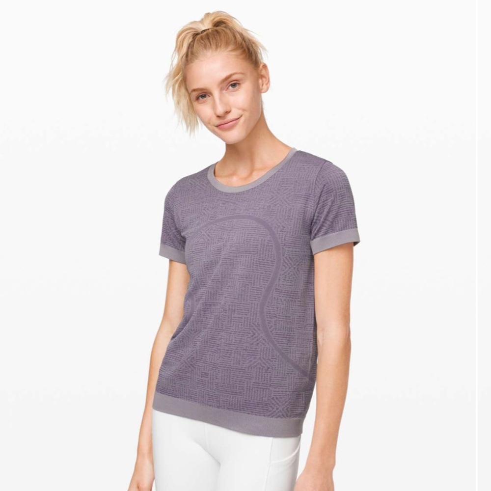 Lululemon Swiftly Relaxed Short Sleeve
Purple Quartz / Violet Grey Size Small